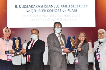 Bandırma Onyedi Eylül Üniversitesi AUS Türkiye tarafından Sektöre Katkı ve Akademi Ödüllerine layık görüldü. Ödüller ICSG 2021 Kongresi'nde sahiplerine takdim edildi.